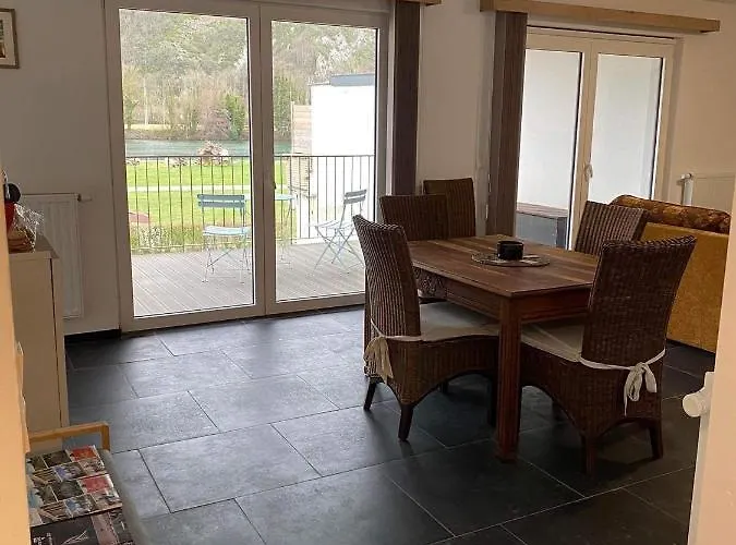 Le Pre Sous L Eau - Moderna * Anhée